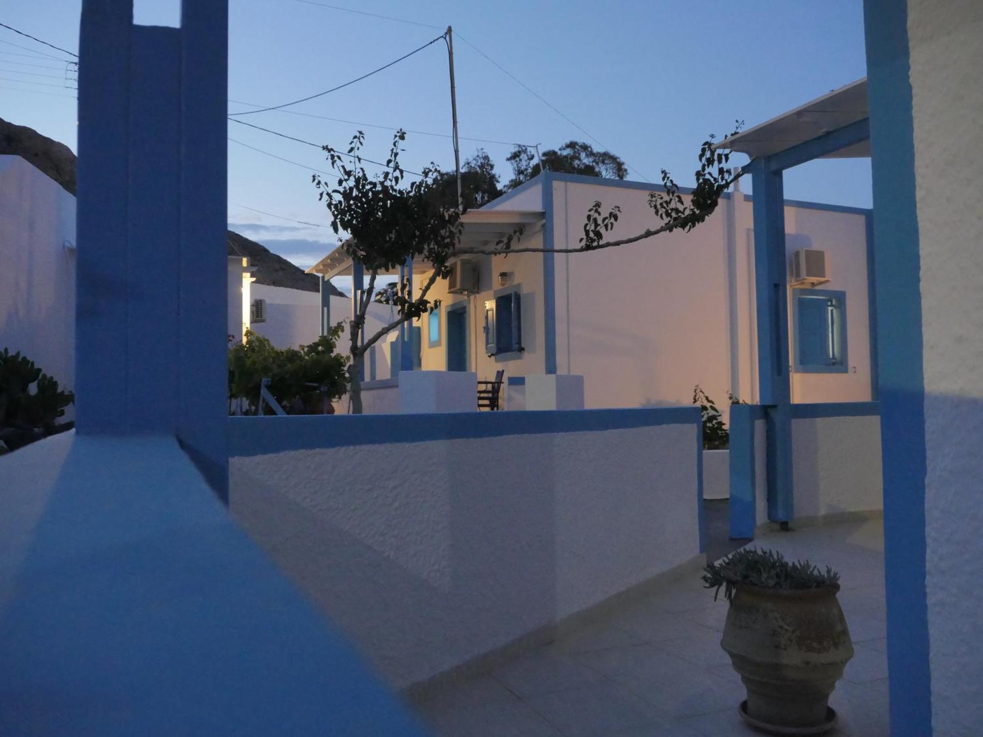 Ancient Thera Apartments Kamári Buitenkant foto